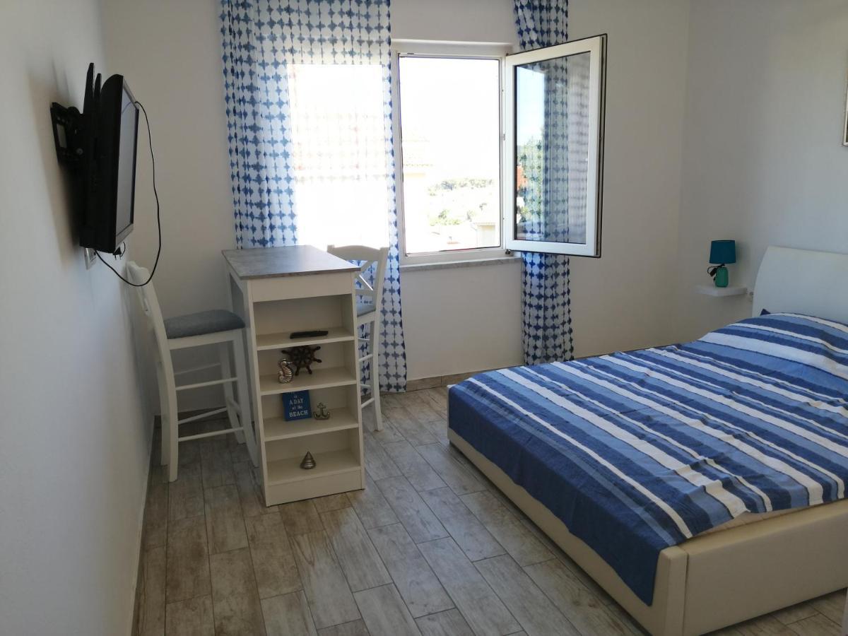 Apartmani Nevera Krk Town Exterior photo